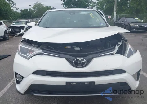 2017 Toyota Rav4 Xle z USA, uszkodzony, nr VIN JTMRFREV7HD207181